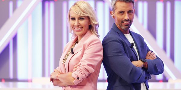 Rebeca Paniagua y Miguel Ángel Guerra, presentadores de 'Buenas tardes, Canarias' | RTVC