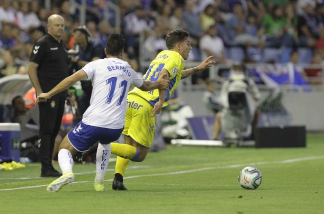 Un momento de un derby entre el CD Tenerife y la UD Las Palmas | Foto: CD Tenerife