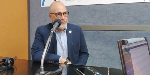 José Luis Trenzado Diepa, vicerrector de Cultura, Deportes y Activación Social de la ULPGC en los estudios de El Espejo Canario