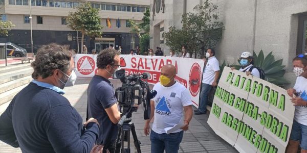 Pedro Pablo Medina al frente de una acción de la Plataforma Salvar Chira-Soria