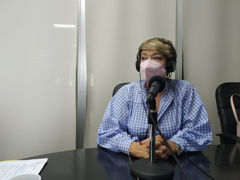 María Salud Gil en los estudios de El Espejo Canario María Salud Gil en los estudios de El Espejo Canario