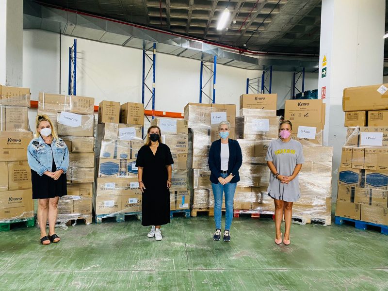 HiperDino entrega a los ayuntamientos de El Paso, Los Llanos de Aridane y Tazacorte las donaciones de clientes | Foto: HiperDino HiperDino entrega a los ayuntamientos de El Paso, Los Llanos de Aridane y Tazacorte las donaciones de clientes | Foto: HiperDino