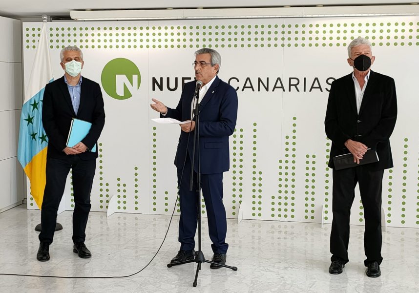 Fermín Delgado (izquierda), junto a Román Rodríguez y Pedro Quevedo | Foto: Nueva Canarias Fermín Delgado (izquierda), junto a Román Rodríguez y Pedro Quevedo | Foto: Nueva Canarias