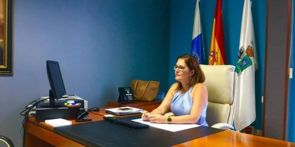 La concejal de Turismo, Inés Rodríguez, en su despacho | Foto: Ayuntamiento de San Bartolomé de Tirajana