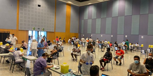 Vacunación de jóvenes en Expomeloneras | Foto: Gobierno de Canarias