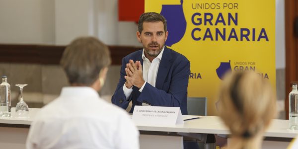 Lucas Bravo de Laguna atendiendo a los medios | Foto: UxGC