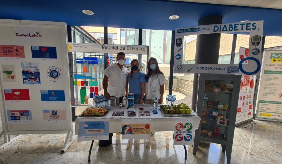 Mesa de información sobre la diabetes | Foto: Gobierno de Canarias