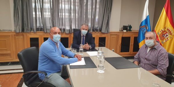 Octavio Sánchez (izquierda), junto a Ángel Víctor Torres | Foto: Asamblea Siete Islas