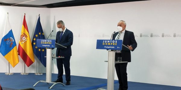 José Cristóbal García (derecha) junto a Ángel Víctor Torres | Foto: Gobierno de Canarias