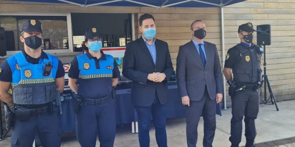 Josué Íñiguez (tercero por la izquierda) junto al alcalde Augusto Hidalgo | Foto: Ayuntamiento de Las Palmas de Gran Canaria