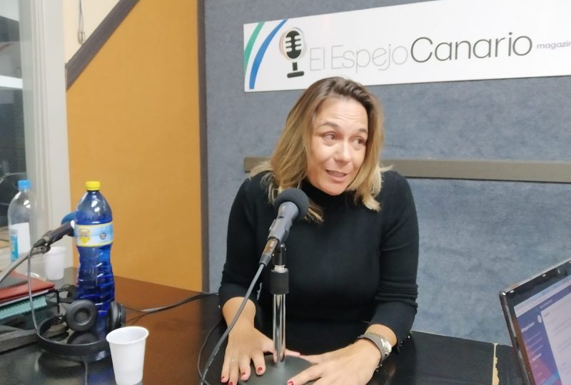 Lidia Cáceres en los estudios de El Espejo Canario Lidia Cáceres en los estudios de El Espejo Canario