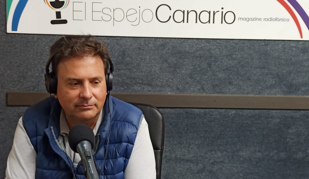 Luis Ibarra en los estudios de El Espejo Canario