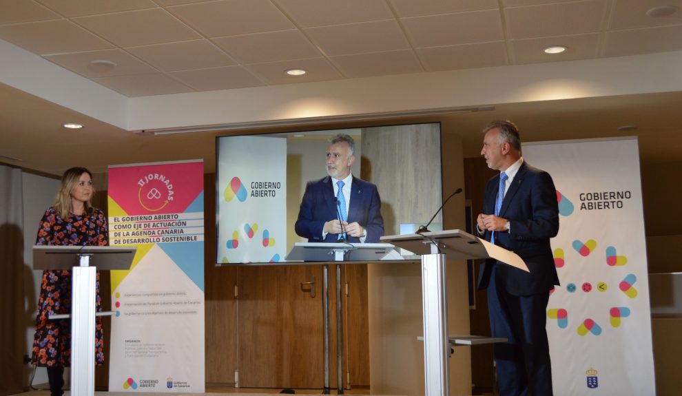 Marta Saavedra y Ángel Víctor Torres durante la presentación del Portal de Gobierno Abierto | Foto: Gobierno de Canarias