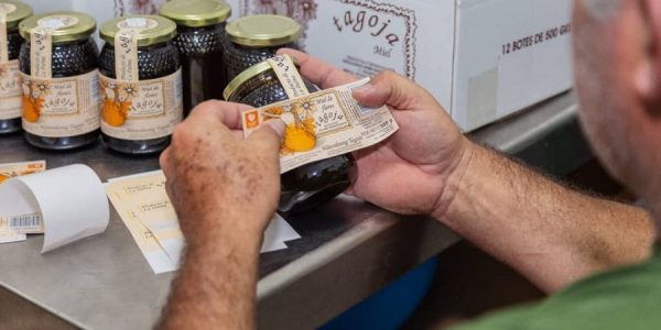 Trabajo de la miel en La Palma | Foto: Agencia de Desarrollo Rural de La Palma