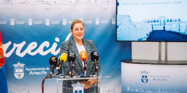 Astrid Pérez en una rueda de prensa sobre el CATE de Lanzarote | Foto: Ayuntamiento de Arrecife