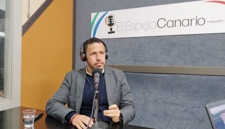 Héctor Suárez en los estudios de El Espejo Canario Héctor Suárez en los estudios de El Espejo Canario