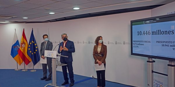 Román Rodríguez y Fermín Delgado en la presentación de los datos de la ejecución presupuestaria | Foto: Gobierno de Canarias