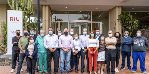 Trabajadores del hotel Tres Islas en el Cabildo de Fuerteventura