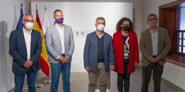 Reunión de Ángel Víctor Torres con los responsables del proyecto 'Revivir el valle de La palma' | Foto: ULL