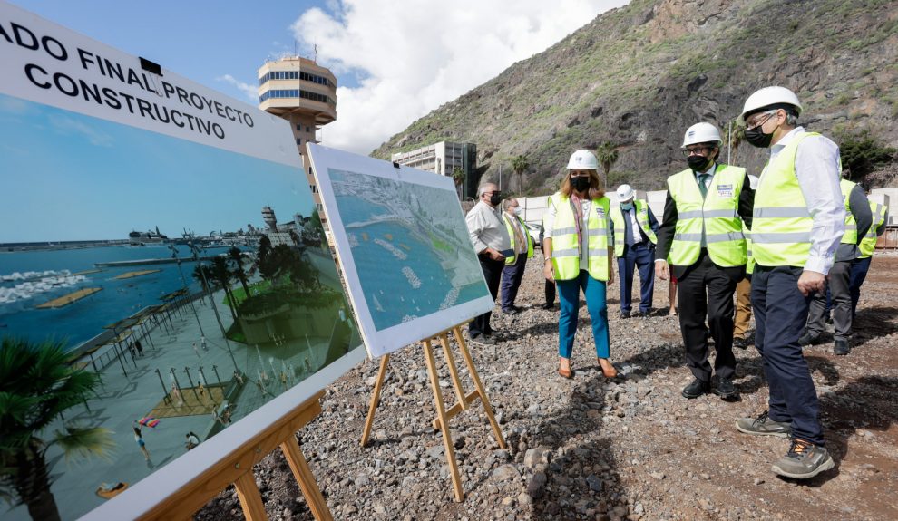 Un momento de la visita de Álvaro Rodríguez Dapena al puerto de Granadilla | Foto: puertocanarias.com