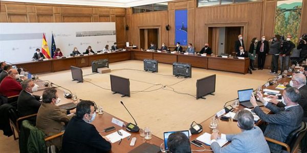 Reunión de la ministra de Transportes con las asociaciones del sector | Foto: Moncloa