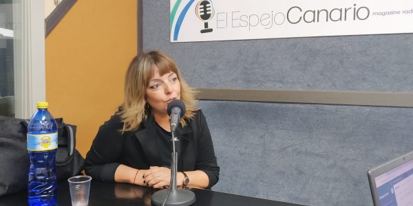 Gloria Cabrera en los estudios de El Espejo Canario