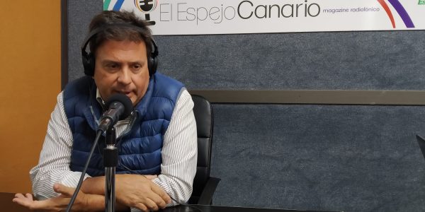 Luis Ibarra en los estudios de El Espejo Canario