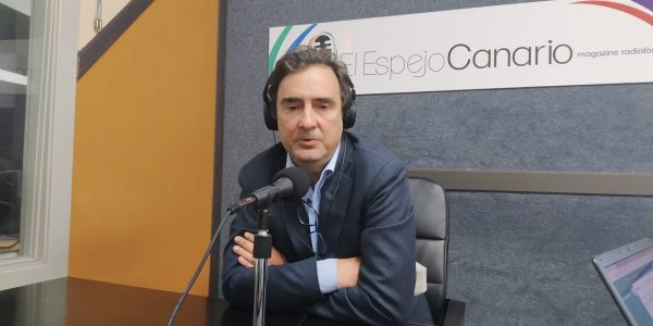 Pablo Casado en los estudios del El Espejo Canario