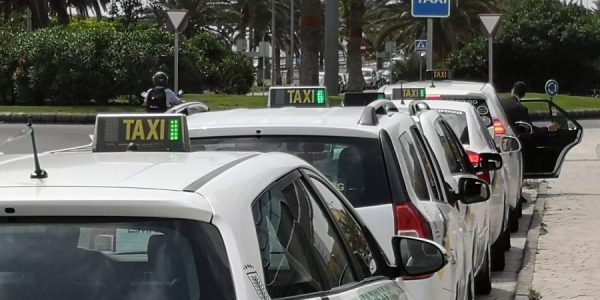 El descanso de los taxis crea división en el sector