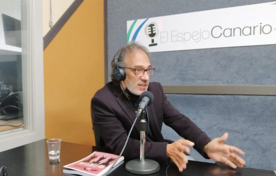 Luis Miranda en los estudios de El Espejo Canario