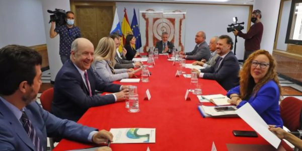 Reunión de directivos de Asinca con el presidente del Gobierno canario