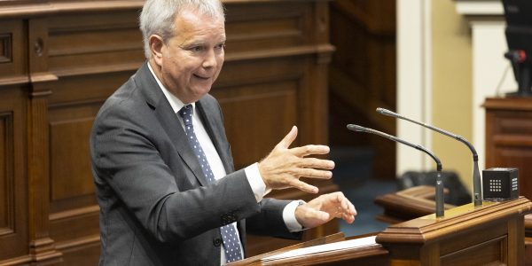 Chano Franquis en un debate en el Parlamento de Canarias