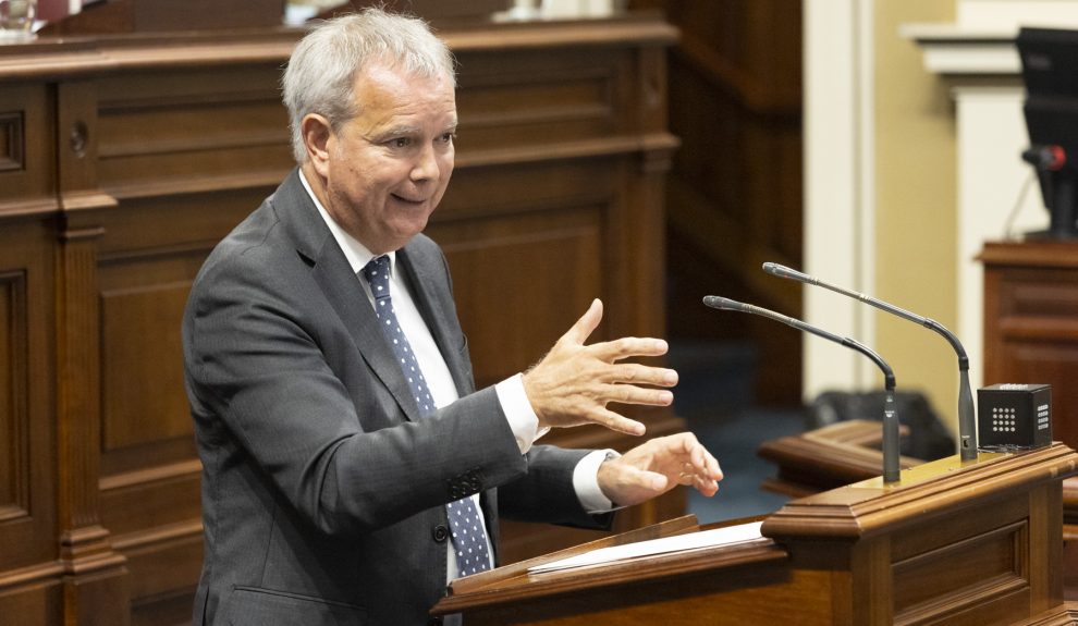 Chano Franquis en un debate en el Parlamento de Canarias