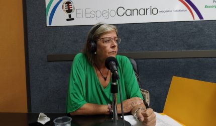 Mercedes Fernández-Couto en los estudios de El Espejo Canario