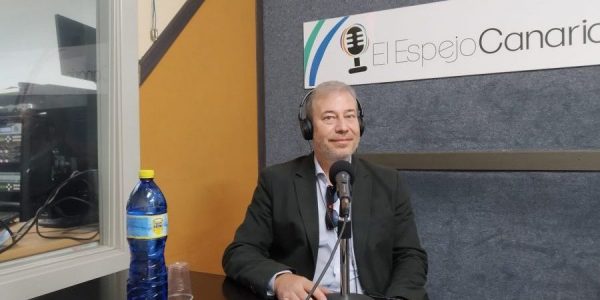Norberto Santana en los estudios de El Espejo Canario
