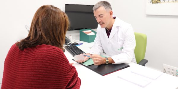 Antonio Distéfano en su consulta de Hospitales Universitarios San Roque