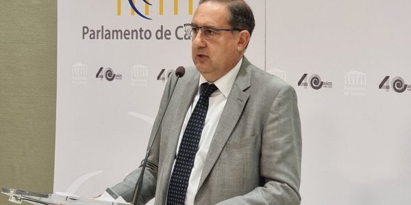Felipe Afonso durante la presentación del informe | Foto: Diputación del Común