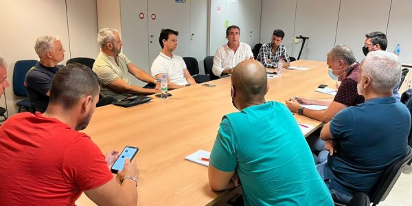 Candil durante la reunión con los representantes de la Policía Local y Bomberos de Las Palmas de Gran Canaria