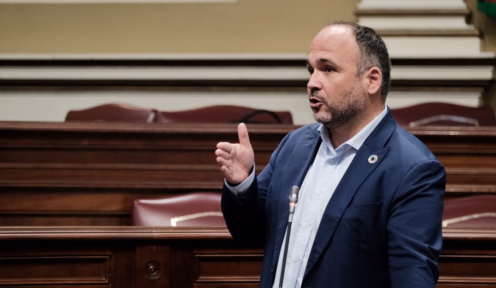 José Antonio Valbuena en una sesión del Parlamento de Canarias | Foto: Gobierno de Canarias