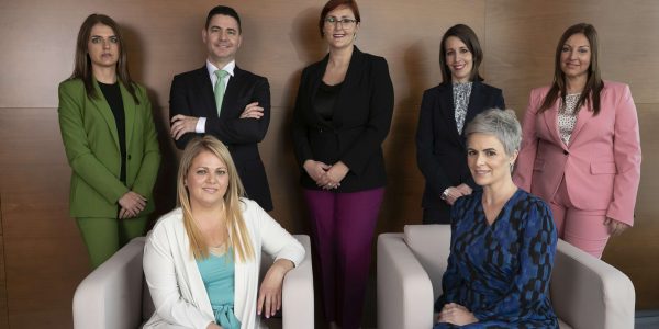 Virginia Ávila y el equipo de la Fundación DInosol