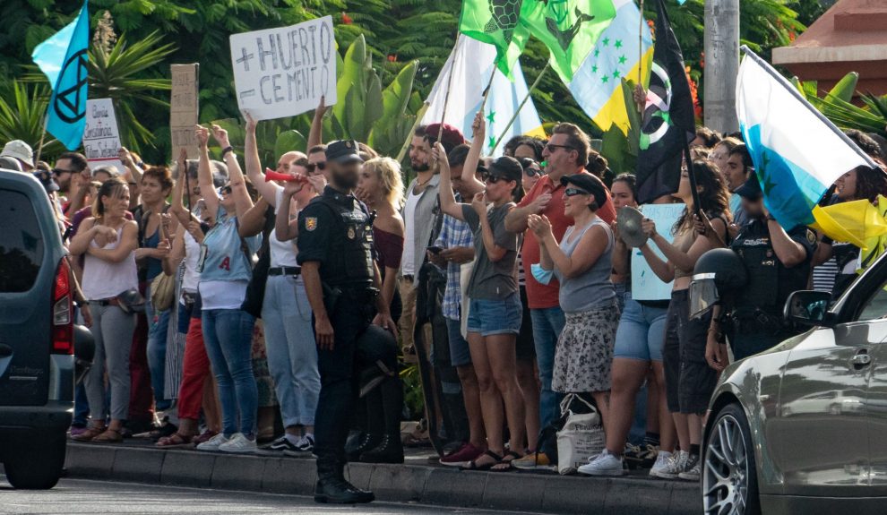 Concentración contra el circuito del motor de Tenerife | Foto: Alfonso Boullón - Salvar La Tejita