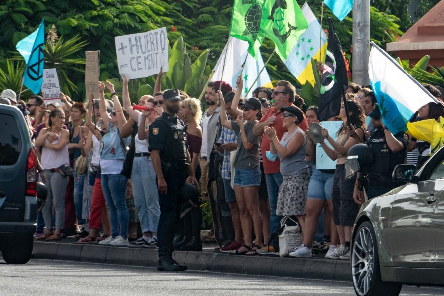 Concentración contra el circuito del motor de Tenerife | Foto: Alfonso Boullón - Salvar La Tejita Concentración contra el circuito del motor de Tenerife | Foto: Alfonso Boullón - Salvar La Tejita