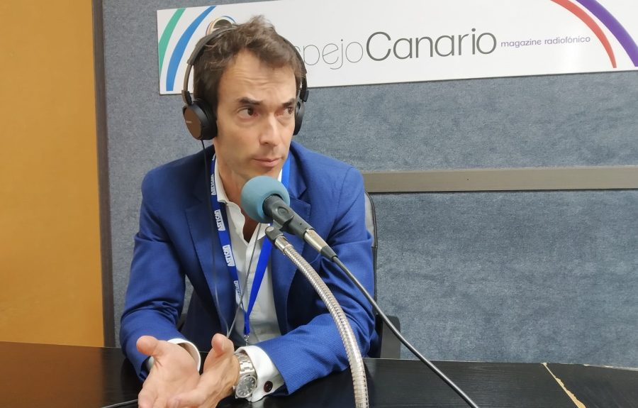 Germán Suárez en los estudios de El Espejo Canario