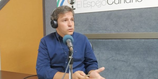 Ruymán Santana en los estudios de El Espejo Canario