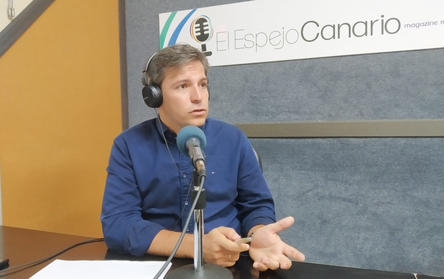 Ruymán Santana en los estudios de El Espejo Canario