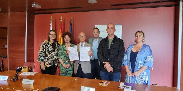 Momento de la rueda de prensa de presentación del Grupo de Defensa de Derechos Sociales de Canarias