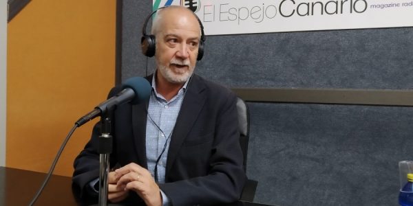 Santiago de Armas en los estudios de El Espejo Canario