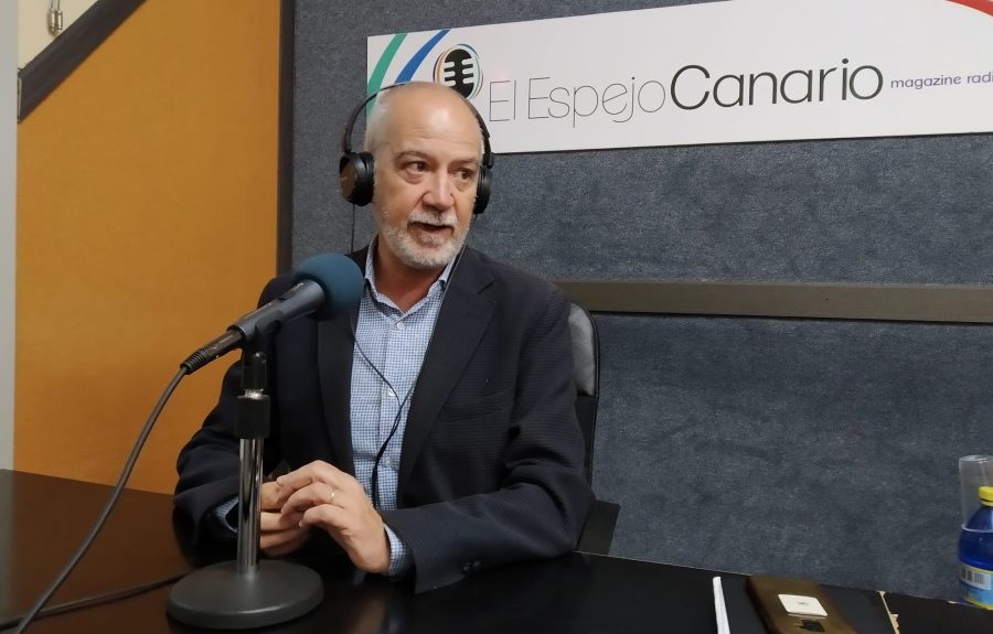 Santiago de Armas en los estudios de El Espejo Canario