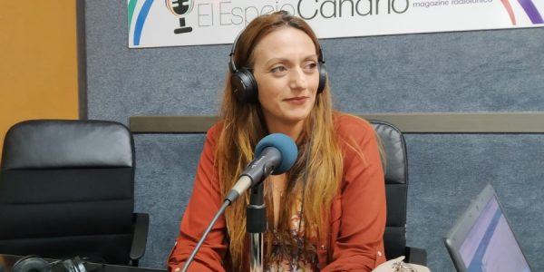 Yaiza Sotorrío en los estudios de El Espejo Canario