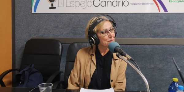 Estrella Nespereira en los estudios de El Espejo Canario